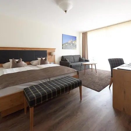 ホテル フェッツァース ラントホテル インゲルハイム・アム・ライン