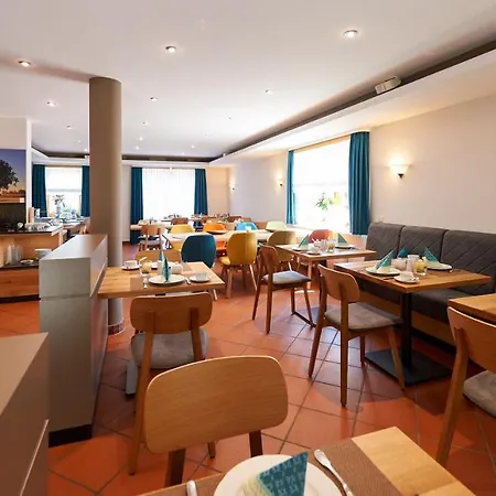 フェッツァース ラントホテル 4*